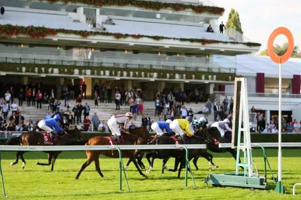 Poteau Longchamp