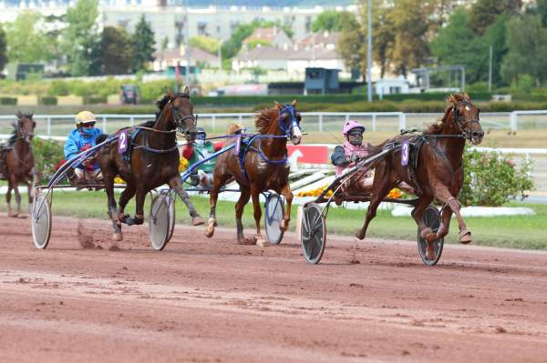 Hooker Berry Course Pmu Prix Henri Cravoisier 2020 Ã Enghien