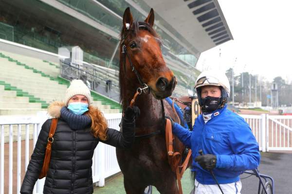 Eawy D'eole Arrivée Quinté PMU PRIX DE LA CHARTRE SUR LE LOIR Hippodrome de Vincennes 08/02/2021