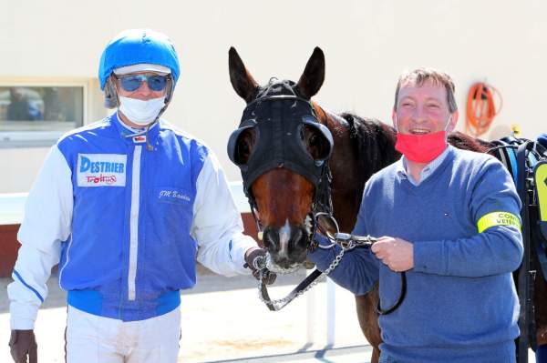 Decoloration Arrivée Quinté PMU 2? étape du G.N.T 2021 Hippodrome de Marseille Borely 31/03/2021