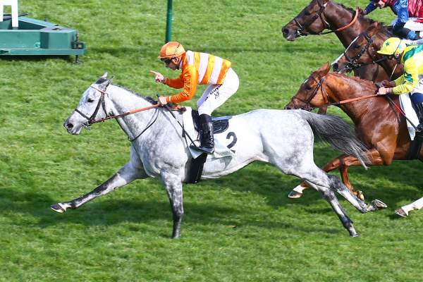 Skalleti Arrivée Prix d'Harcourt 2022 à Paris-Longchamp