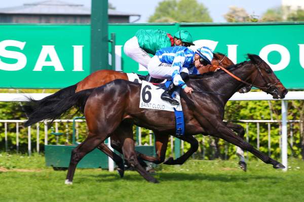 Sibila Spain Arrivée course PMU Prix du Muguet à Saint-Cloud