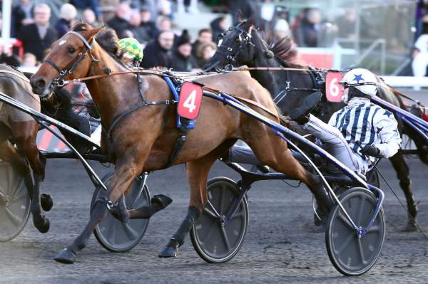 Katinka Du Mouchel arrivée PMU Prix Guy Deloison (Gr.II) à Paris Vincennes