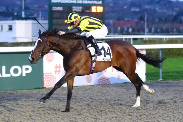 Al Agaila Arrivée Prix Miss Satamixa à Deauville