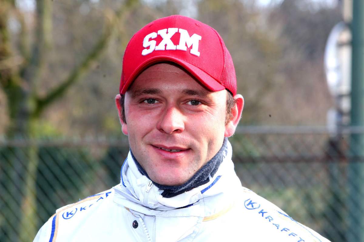 Simon Rousse Interviews courses PMU, jeudi, à Vincennes (R-4). A la rencontre de ...