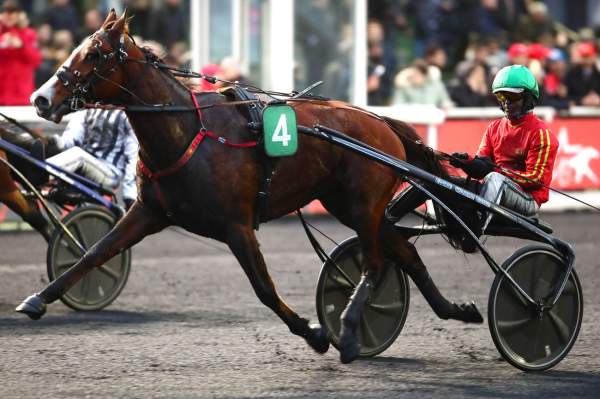 Kana De Beylev arrivée PMU Prix Ready Cash (Gr.I) SWC 4 ANS Q#3 à Paris Vincennes