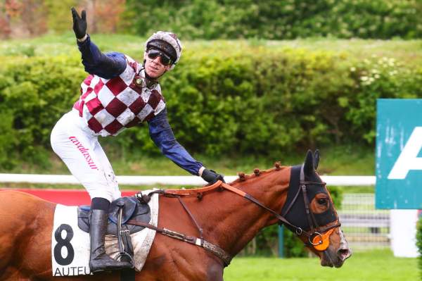 Marechal Desjy Arrivée Quinté+ PMU Prix Karcimont 2023 à Auteuil