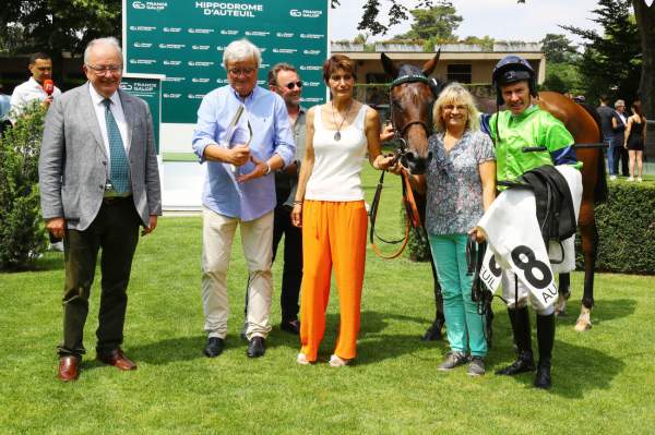 Isabielle Gallorini Javanaise Prix Christian de Tredern Hippodrome d'Auteuil