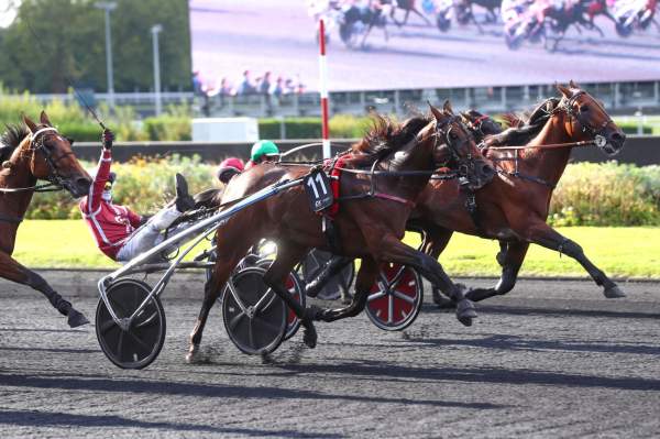 Keep Going Arrivée PMU Critérium des 4 ans à Vincennes