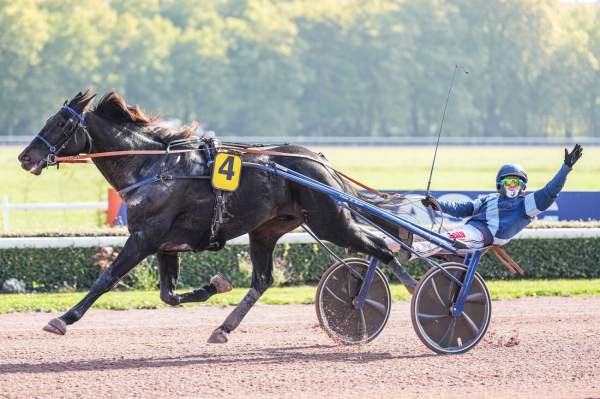 Jojo Toons Arrivée Quinté+ Pmu Prix De La Ville De Caen Prix D'Automne) à CAEN