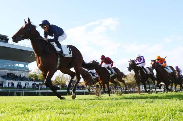 Pierre Bonnard Arrivée PMU Critérium de Saint-Cloud 2025 à Saint-Cloud