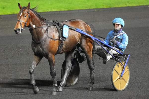 La photo de Fame And Glory