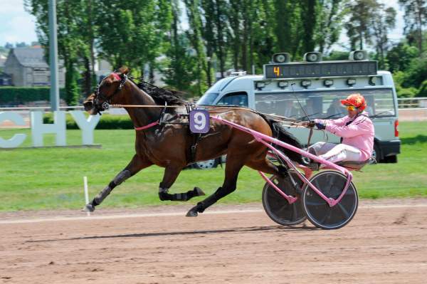 Jobalasko Bleu arrivée Quinté+ Prix de Saint-Pont à Vichy
