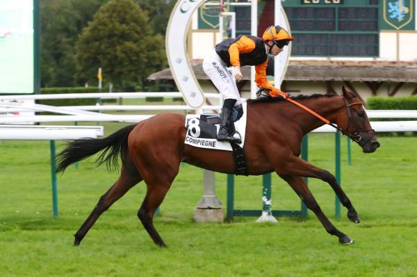 Rooftop Arrivée Quinté+ Pmu Prix De La Vallee De L'Oise à COMPIEGNE