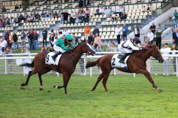 Chica De Ciudad Arrivée Quinté+ Pmu Prix Francois Andre - Grand Prix Des Femmes Jockeys à DEAUVILLE