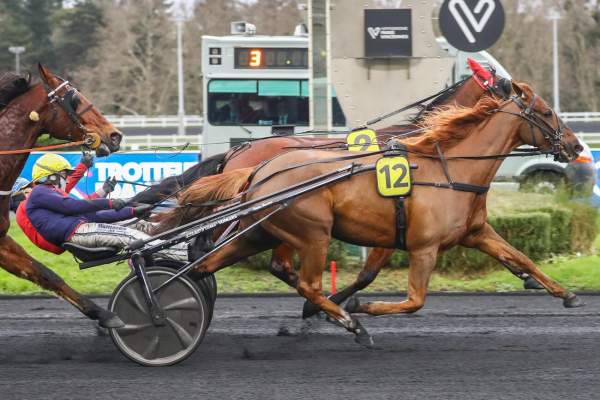 Hubble Du Vivier Arrivée Quinté+ Pmu Prix Du Forez à PARIS-VINCENNES