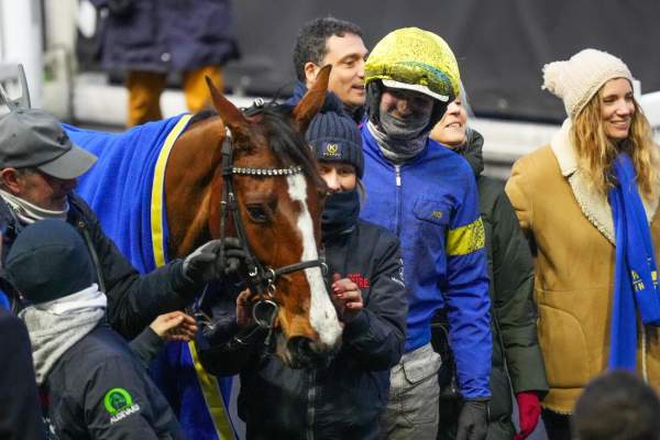 Liza Josselyn Course Pmu Prix de Croix à Vincennes