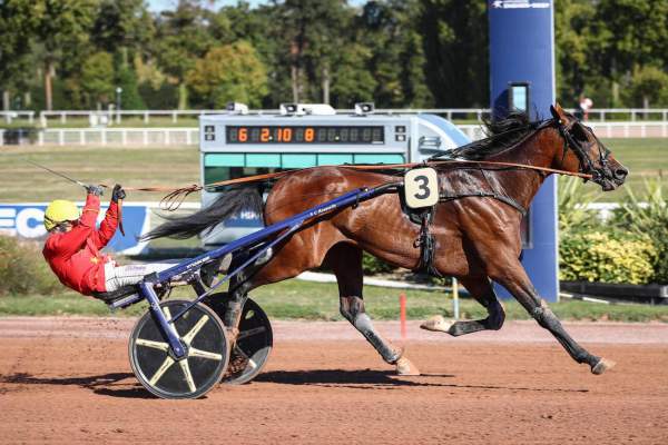 Oliver Schermer Arrivée Quinté+ Pmu Prix Des Buttes Chaumont à Enghien