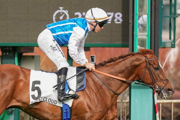 Silius Arrivée du Prix Altipan à Saint-Cloud