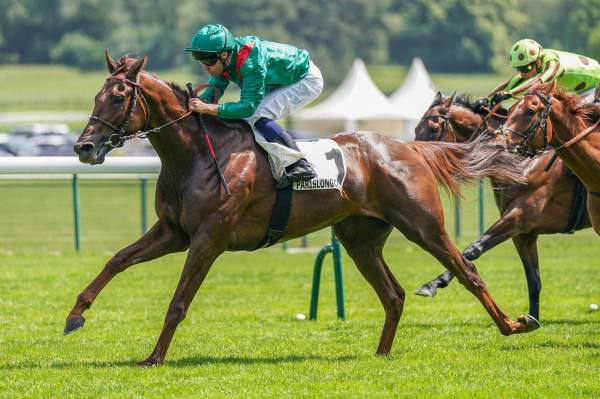 Varandir arrivée pmu Prix Hocquart (Gr.III) à ParisLongchamp