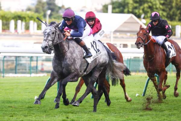 Topy'sim Arrivée Quinté+ Pmu Prix De L'Hotel Carnavalet - Grand Prix Des Femmes Jockeys à Longchamp
