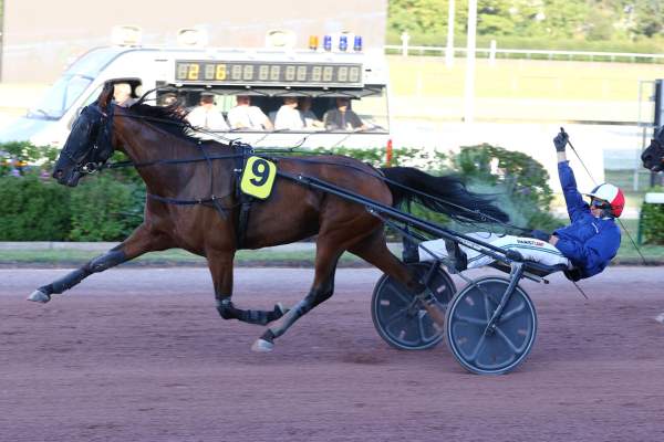 Jocelyne Arrivée Quinté+ pmu Prix des Hellebores à Cabourg