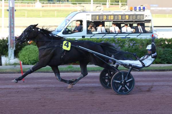 Macahan Arrivée Quinté+ Pmu Grand Prix de la Ville de Cabourg