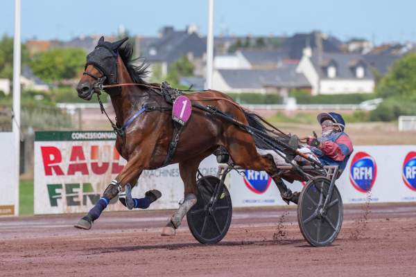 MILOU DE TOUCHYVON